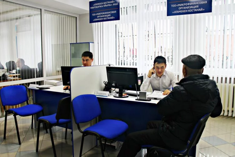 Изображение 1 для Казахстанцы за полгода взяли микрокредитов на сумму 533,2 млрд тенге