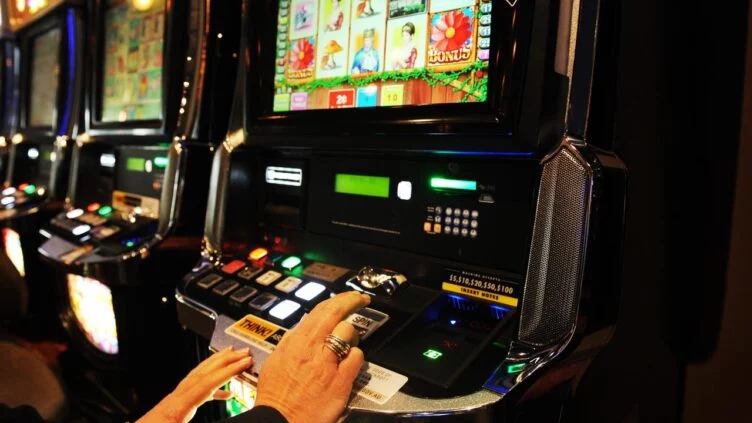 Изображение 1 для Во время пандемии казахстанцев охватила «эпидемия» лудомании