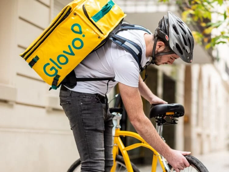 Изображение 1 для Glovo увеличит социальные гарантии и льготы для курьеров