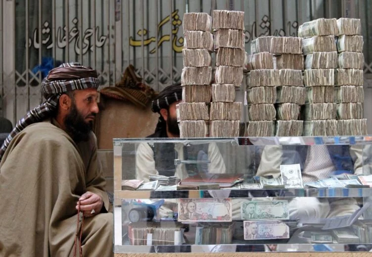 Талибан Ауғанстанда валюта айналымына тыйым салды - изображение 1