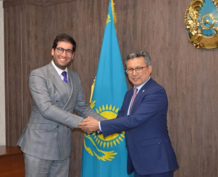 Изображение 1 для Что знают о Казахстане: нефть, Болашак, МФЦА…и теперь Kaspi