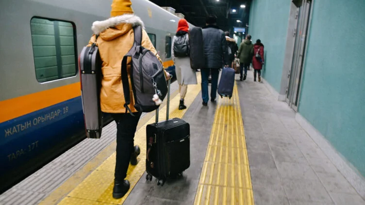 Изображение 1 для В какой регион Казахстана больше всего приезжают иммигранты?