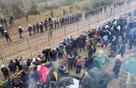 ЕС может ввести санкции против аэропорта Минска из-за мигрантов на границе Беларуси и Польши – СМИ - изображение 1