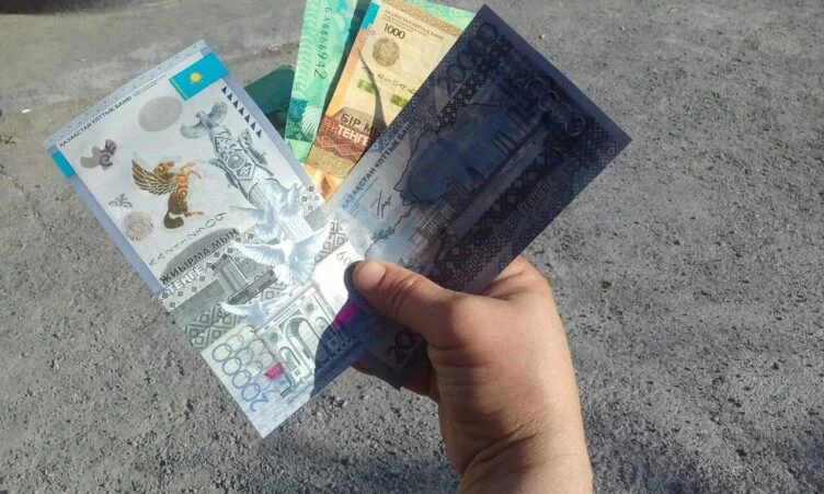 Изображение 1 для Тенге нашел причину восстановиться – эксперт