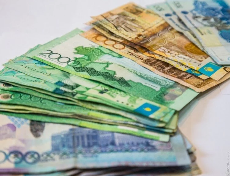 Изображение 1 для Тенге снова в минорном настроении - эксперт