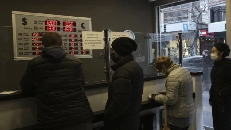 Изображение 1 для Түркия халқы үкіметтің отставкаға кетуін талап етті