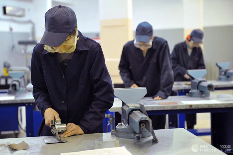 Изображение 1 для В казахстанских колледжах вместо устаревших 50 профессий появятся новые