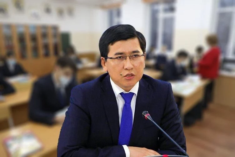 Асхат Аймағамбетов қашықтан оқуға көшу туралы айтты - изображение 1