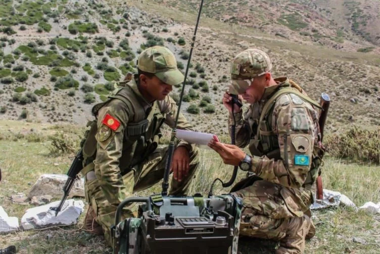 Изображение 1 для Қазақстан Қырғыз Республикасына әскери-техникалық көмек көрсетеді