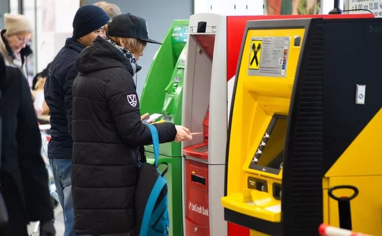 Изображение 1 для Онлайн-продажу депозитов временно приостановили в "Отбасы банке"