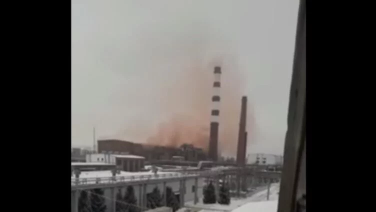 Розовый дым в Усть-Каменогорске: зафиксировано «опасно для жизни» - изображение 1