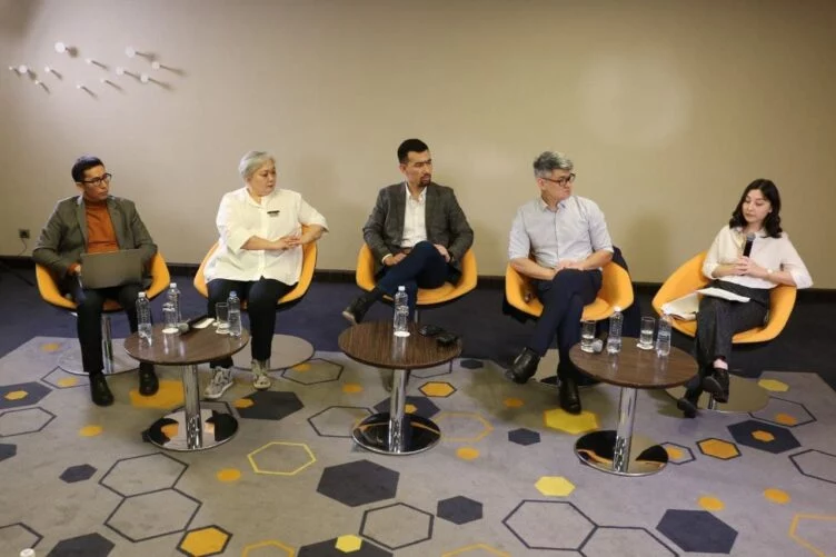 Обиды и вдохновение: как казахстанцы воспринимают годы независимости - изображение 1