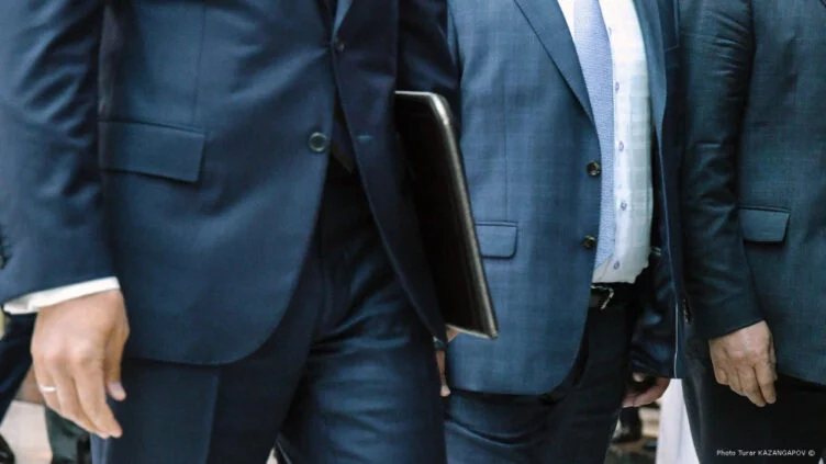 Изображение 1 для Дети экс-чиновников попали в Президентский молодёжный кадровый резерв - СМИ