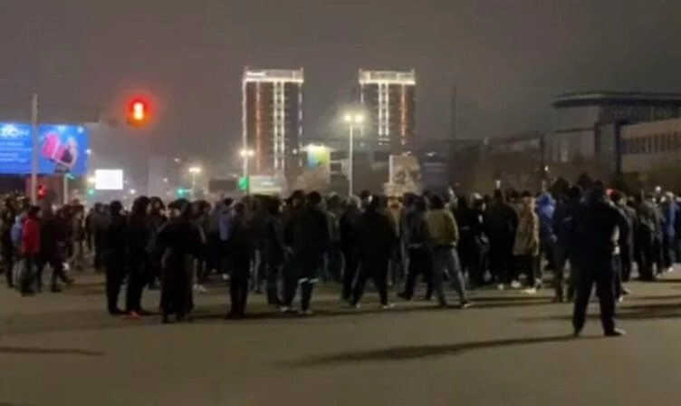 Изображение 1 для Жаңаөзендегі толқулар үшінші күнге жалғасты