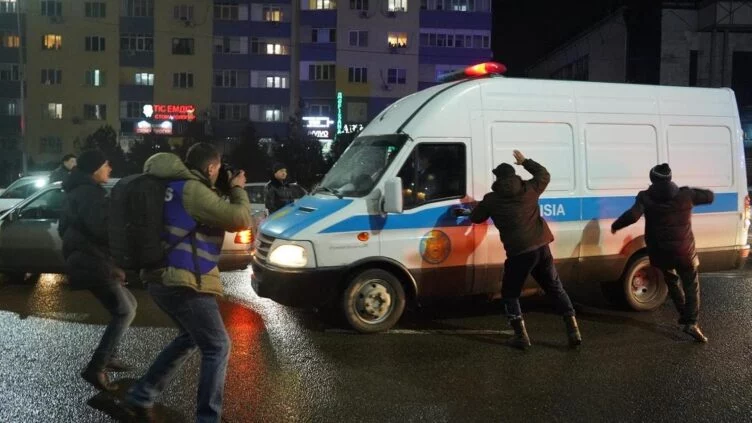 Изображение 1 для Протесты в Алматы: пострадали 190 человек, в реанимации-7