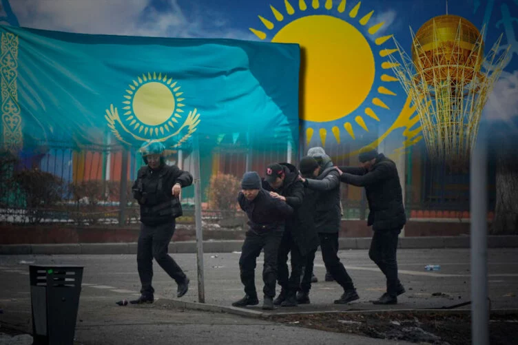 Мы должны жить в другой стране - изображение 1