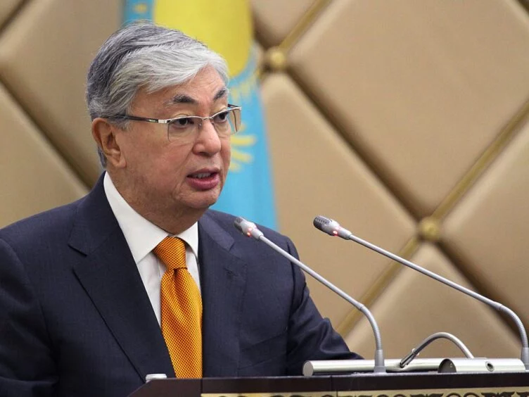 Изображение 1 для Тоқаев ҰҚШҰ әскерлері елде қанша уақытқа қалатынын айтты