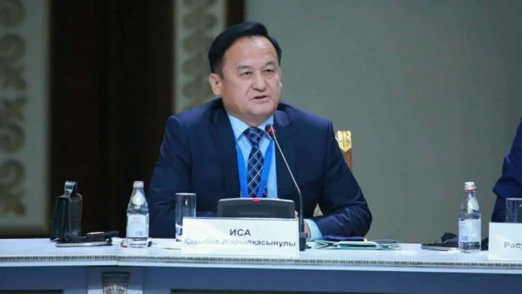 Изображение 1 для Депутат ҰҚК-нің теріс діни ағымдарға тыйым салу туралы заңға қол қоймағанын айтты