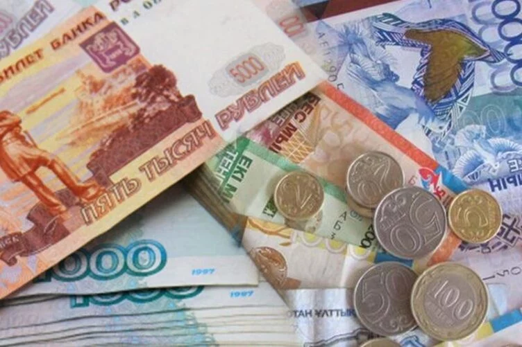 Изображение 1 для Тенге дорожает, рубль ослабевает - эксперты