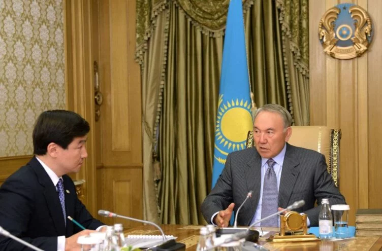 Изображение 1 для Байбек: Назарбаевты барлығы үшін кінәлау – деңгейдің төмендігі