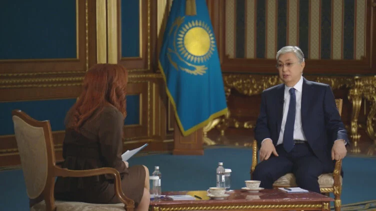 Изображение 1 для Тоқаев не себепті ескертусіз оқ атуға бұйрық бергенін айтты