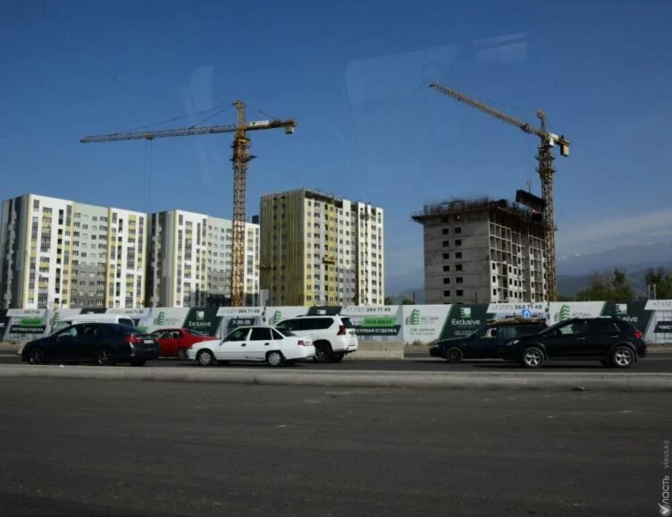Изображение 1 для Досаев приостановил точечные застройки в Алматы