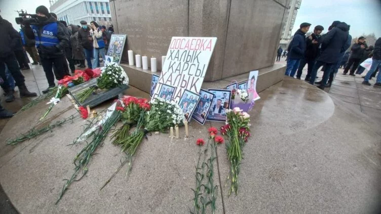 На митинге Абилов выдвинул три главных требования касательно Назарбаева - изображение 1