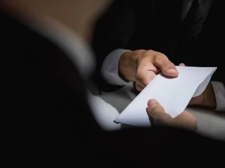 Доходы и расходы госслужащих начнут контролировать в РК - изображение 1