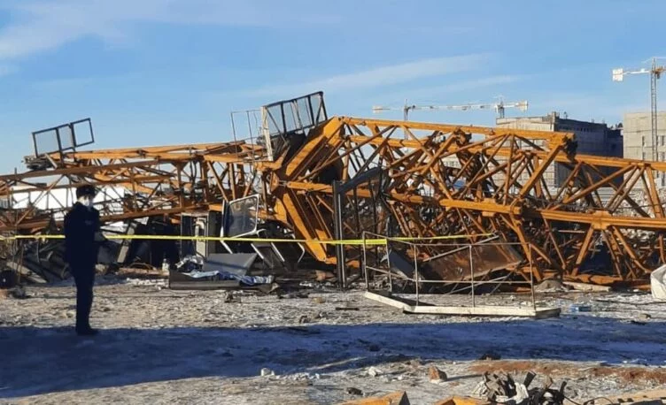 В МЧС подтвердили гибель крановщика в Нур-Султане - изображение 1