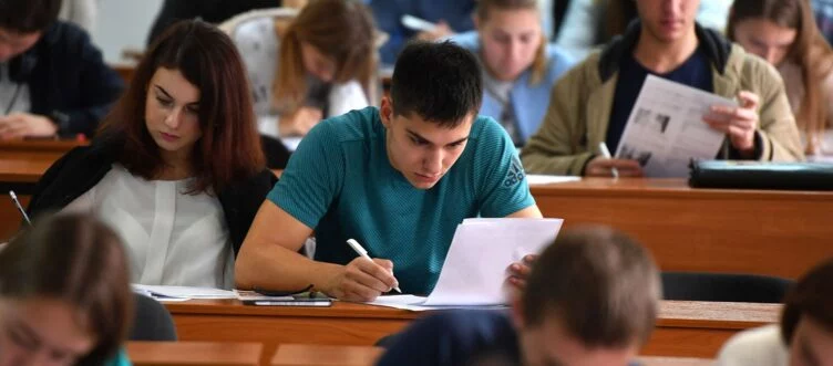 Изображение 1 для Филиалы казахстанских вузов откроют в России