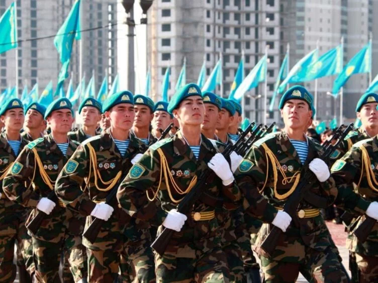 Изображение 1 для Токаев поручил пересмотреть программу боевой подготовки