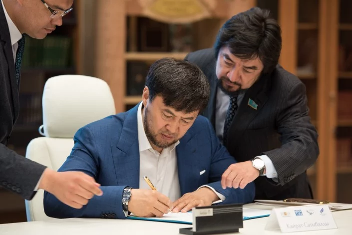 Сыбайлас жемқорлыққа қарсы қызмет лауазымдық өкілеттіктерін асыра пайдалану және «Қазақтелеком» АҚ-ның қаражатын аса ірі көлемде ұрлау фактілері бойынша қылмыстық істі тергеп жатыр. - изображение 1