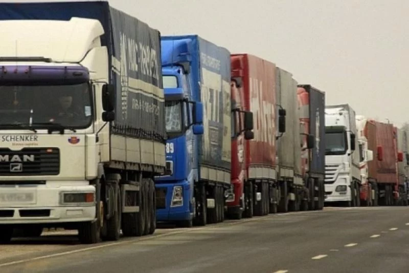 Изображение 1 для Сұлтанов Қазақстан-Ресей шекарасында көліктің жиналуына байланысты түсініктеме берді