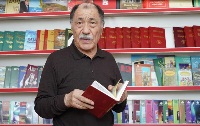 Изображение 1 для Жазушы Нұржекеев: Назарбаев халыққа емес, өзіне өкпелесін