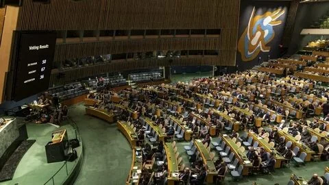 Генассамблея ООН приостановила участие России в Совете ООН по правам человека - изображение 1