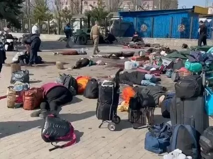 По вокзалу Краматорска нанесён ракетный удар, десятки погибших — СМИ - изображение 1