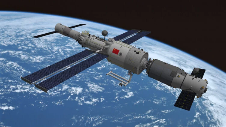 Экипаж «Шэньчжоу-13» вернулся на Землю с китайской космической станции - изображение 1