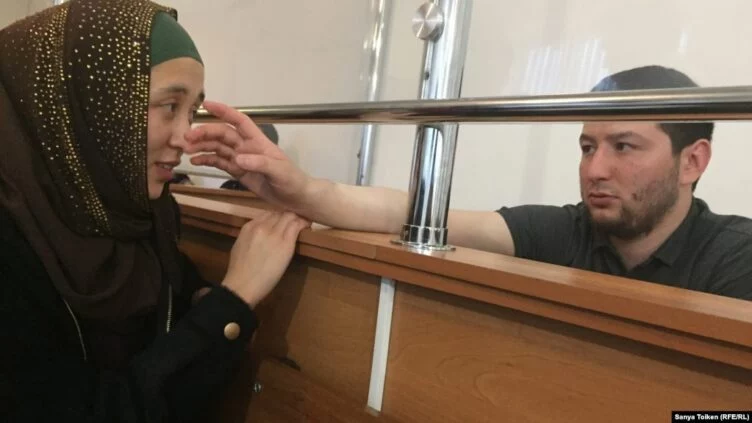 Мать приговоренного к семи годам и восьми месяцам заключения жителя Щучинска Дадаша Маженова, который находится в учреждении ЗК-169/1 в Кызылординской области, утверждает, что жизни ее сына грозит опасность. Ирина Маженова говорит, что сына жестоко избили в тюрьме после январских событий. Об этом пишет Азаттык. - изображение 1