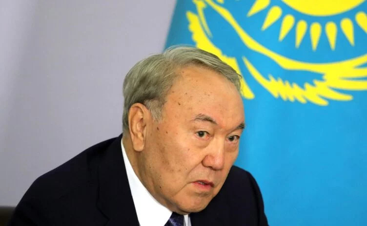 Қазақстан Конституциясында еліміздің тұңғыш президенті Нұрсұлтан Назарбаевтың мәртебесі айқындалады. Бұл туралы Конституциялық реформа жөніндегі жұмыс тобының мүшесі Ермек Әбдірасылов мәлімдеді. - изображение 1