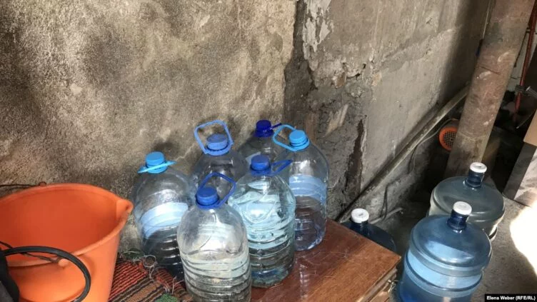 Министр индустрии и инфраструктурного развития Каирбек Ускенбаев заявил, что в этом году централизованным водоснабжением будут обеспечены 120 сел. Об этом на заседании правительства сообщил министр индустрии и инфраструктурного развития Каирбек Ускенбаев. - изображение 1