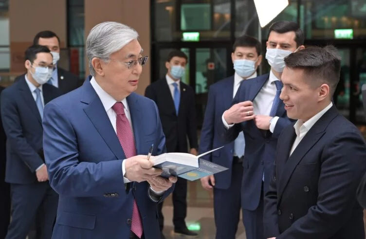 Қасым-Жомарт Тоқаев Nazarbayev University-не барып, жоғары оқу орнының білім беру, ғылыми-зерттеу жұмыстарымен және университетті одан әрі дамыту стратегиясымен танысты. Бұл туралы Ақорданың баспасөз қызметі хабарлады. - изображение 1