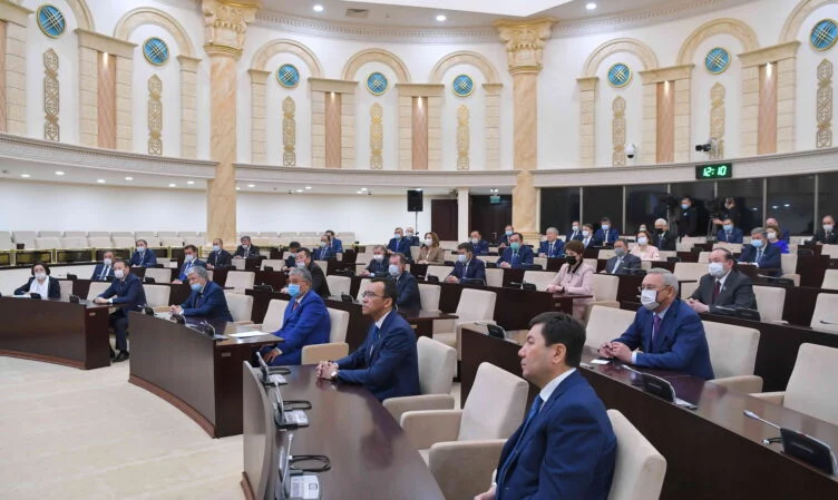 Парламент Казахстана одобрил исключение упоминания статуса экс-президента Нурсултана Назарбаева из Конституции, сообщает exclusive.kz.  - изображение 1
