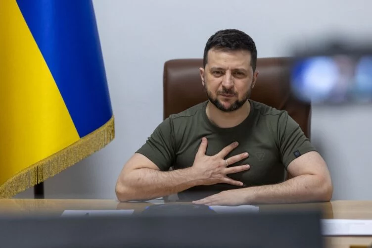 Варшавада Украина үшін қаражат жинау жөніндегі донорлар конференциясында бейне байланыс арқылы сөйлеген Владимир Зеленский елді қалпына келтіру жоспары бойынша жұмыс туралы хабарлады. - изображение 1