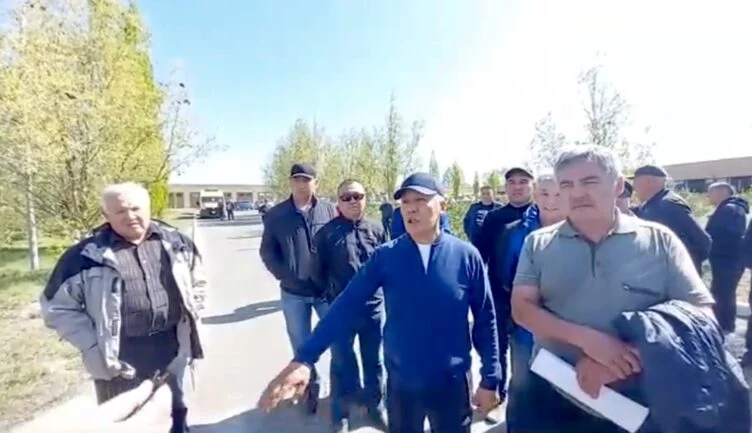Водители жалуются на низкие зарплаты, недостаточное количество отпускных дней и отсутствие спецодежды - изображение 1