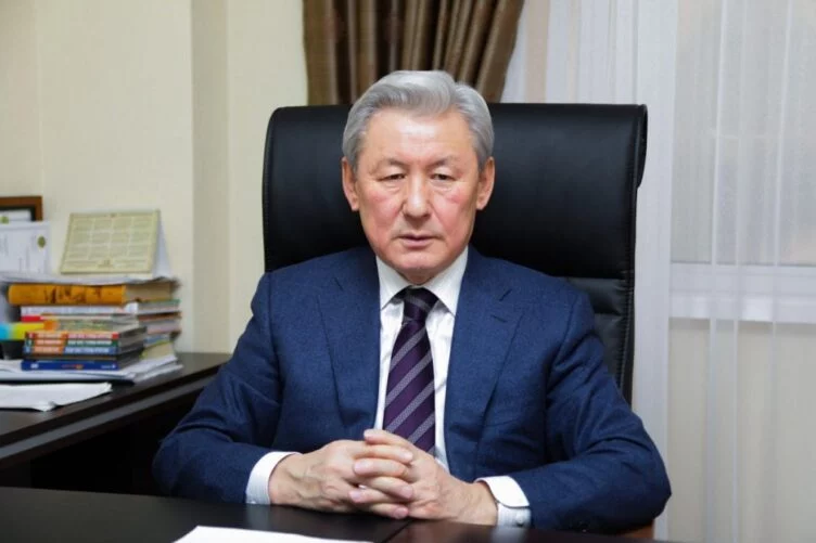 Изображение 1 для Қазақстанның бұрынғы Экономика, Білім және ғылым министрі болған, «ҚТЖ», «ҚазМұнайГаз» сияқты ірі ұлттық компанияларда басшылық қызмет атқарған Жақсыбек Құлекеев сұхбат берді.