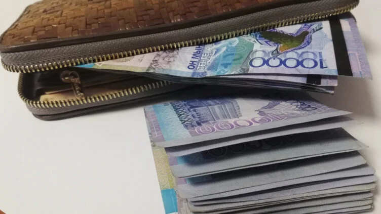 По данным минтруда, их стало больше на 60 тысяч. Причиной тому, считают в ведомстве, послужила пандемия, сообщает Exclusive.kz. - изображение 1