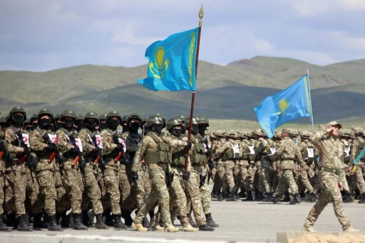 Қазақстанда әскери қызметшілердің зейнетке шығу жасы ұлғаяды. Бұл туралы Қорғаныс министрлігі зейнетақымен қамсыздандыру орталығының бастығы Қайыржан Бимолдин мәлімдеді. - изображение 1