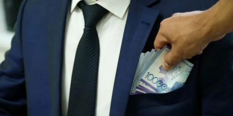 Осужденные пожизненно лишены права занимать должности на госслужбе - изображение 1