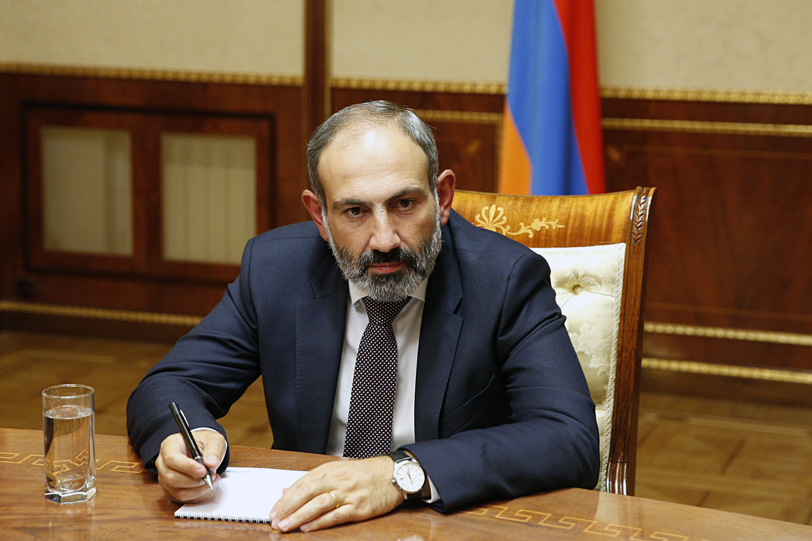 Никол пашинян премьер министр. Nikol Pashinyan. Никол Пашинян Армения. Фото Пашиняна премьер министра Армении. Никол Пашинян азербайджанец.