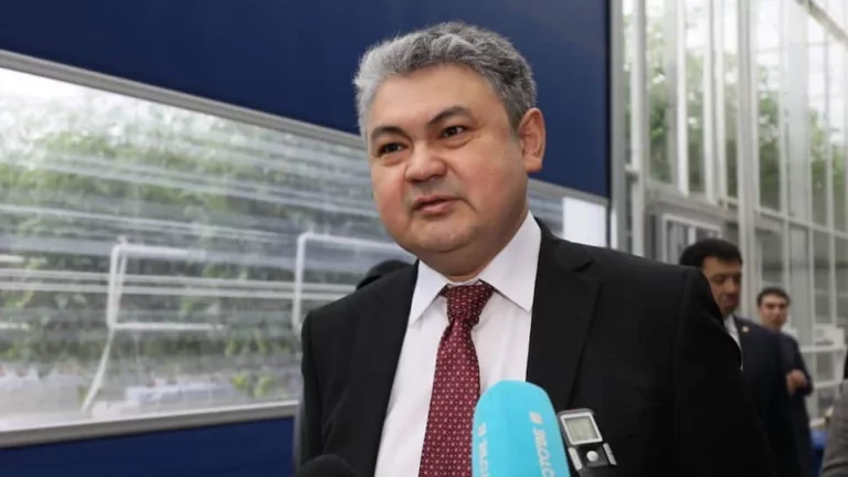 Казахстан не будет присоединяться к санкциям против России, заявил посол республики в Москве Ермек Кошербаев. Об этом сообщает Exclusive.kz. со ссылкой на РИА Новости.  - изображение 1